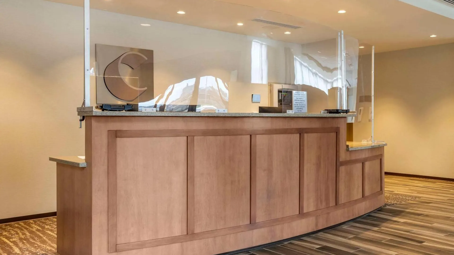 Comfort Inn & Suites Pittsburgh-Northshore 3*, ピッツバーグ