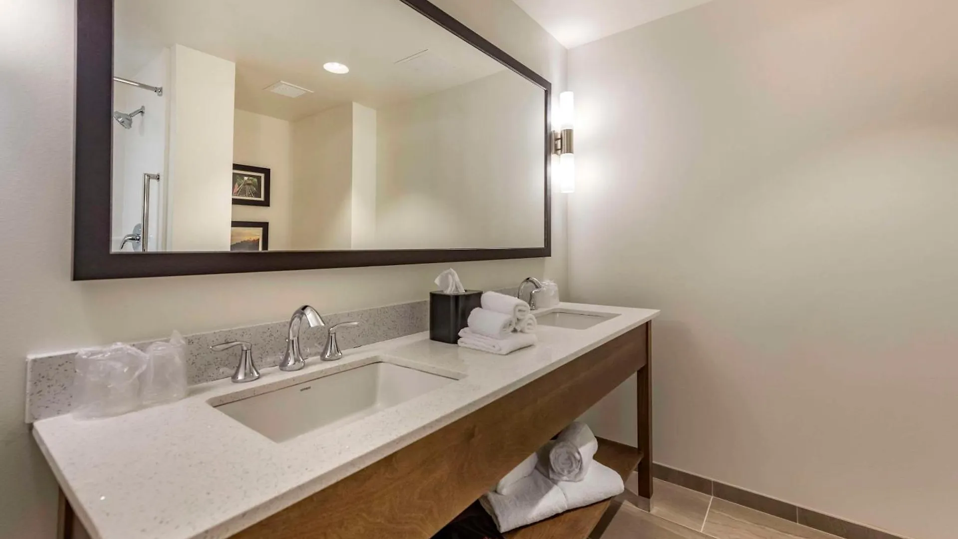 *** ホテル Comfort Inn & Suites Pittsburgh-Northshore 米国