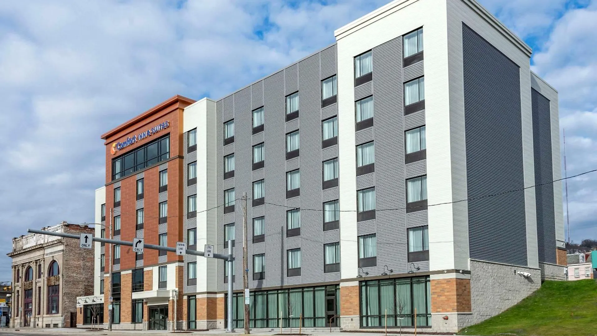 ホテル Comfort Inn & Suites Pittsburgh-Northshore